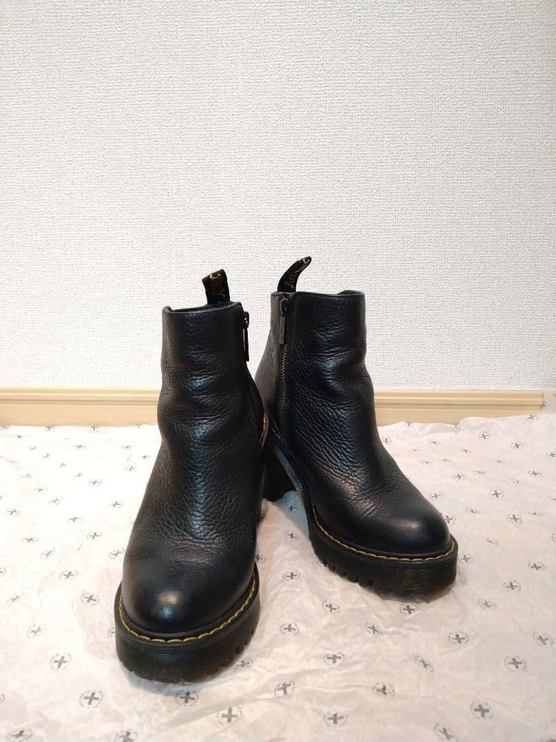 Dr.Martens ドクターマーチン サイドジップブーツ マグダレナ UK4 中古・古着通販】Dr.Martens (ドクターマーチン) MAGDALENAサイド