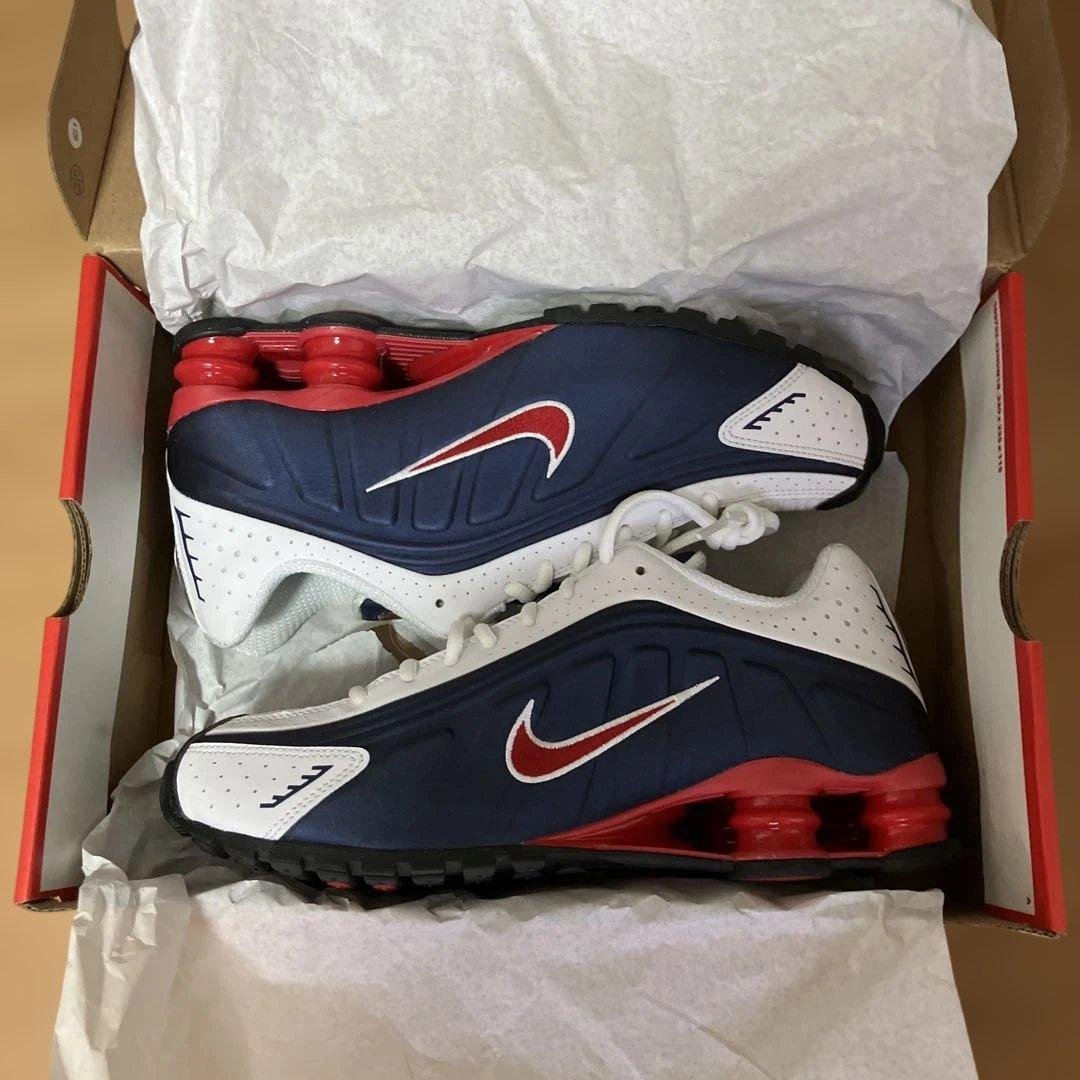 しもじ Nike Shox R4 8.5 ミッドナイトネイビー Men's Nike Shox R4 Midnight Navy/Gym Red $155 Now available at