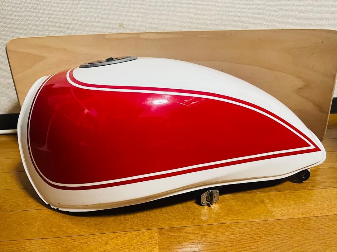 KAWASAKI / ZEPHYR 750 / ゼファー 750 / 燃料タンク カワサキ（KAWASAKI） ゼファー750 | ZEPHYR 750の型式・スペックなら