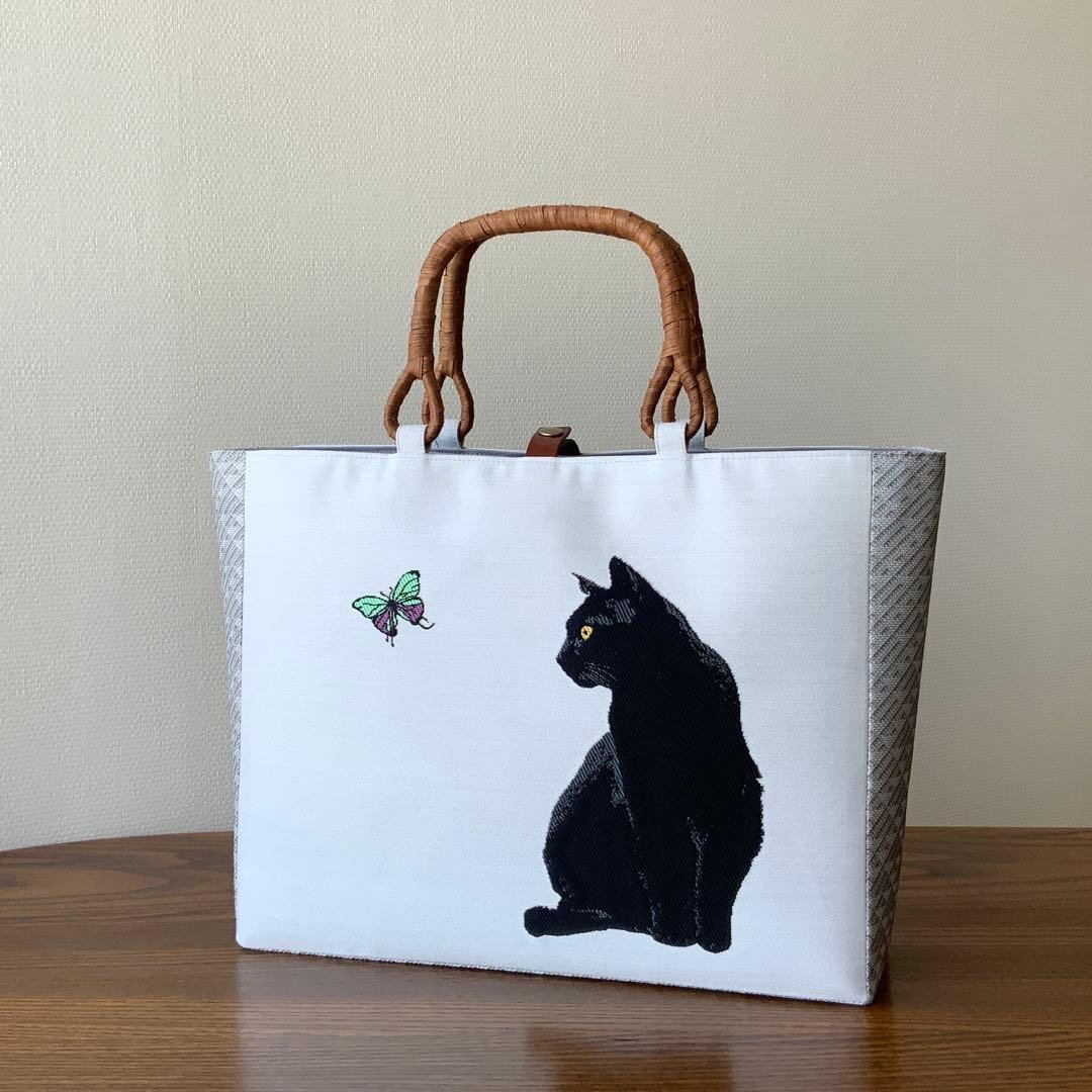 帯　猫と蝶々　リメイク　山葡萄ハンドルバッグ　通しマチタイプ sankyo shokai（三京商会） ＜爆買＞山葡萄 かごバッグ レディース