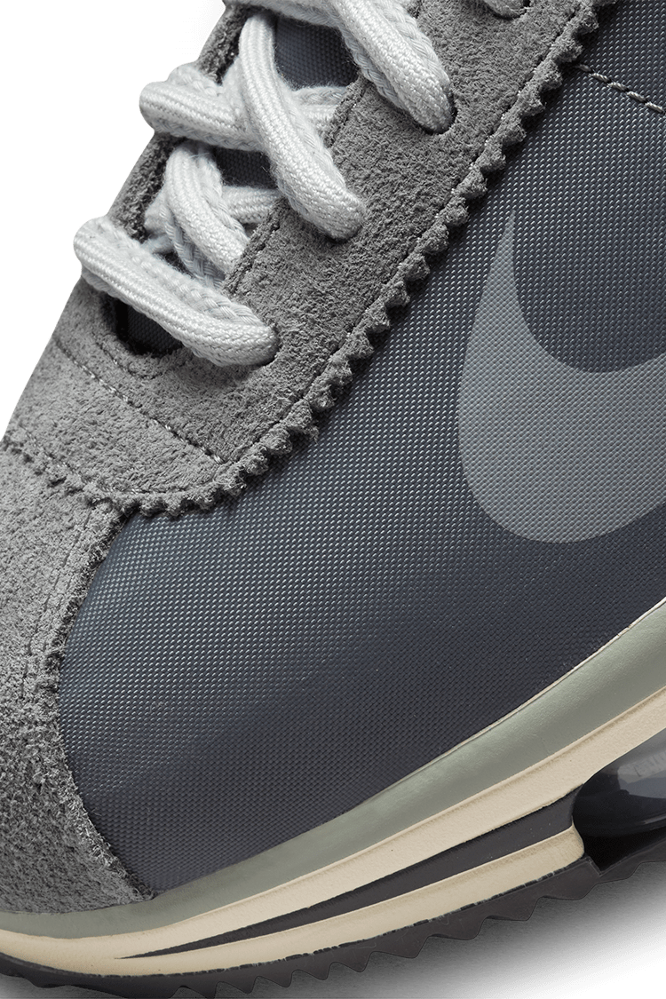 NIKE公式】ズーム コルテッツ x sacai 'Iron Grey' (DQ0581-001 / NIKE
